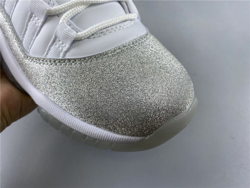 Air Jordan 11 low WMNS Metallic Silver AR0715-100